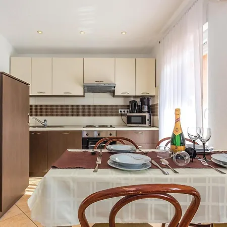 1 Bedroom Amazing In * 브리비르