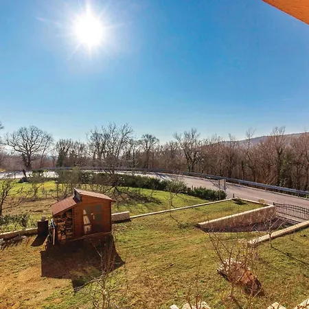 1 Bedroom Amazing In Apartment *